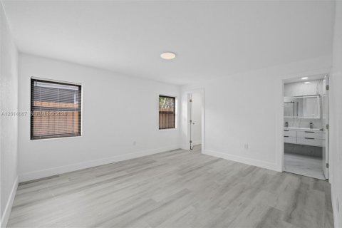 House in Sunrise, Florida 3 bedrooms, 144.46 sq.m. № 2087118 - photo 20