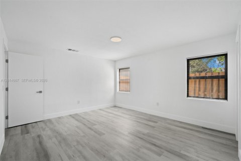 House in Sunrise, Florida 3 bedrooms, 144.46 sq.m. № 2087118 - photo 23