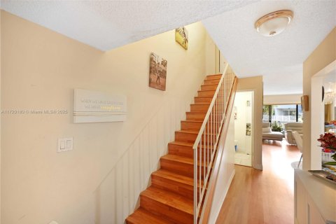 Condo in Miami, Florida, 1 bedroom  № 1862400 - photo 13