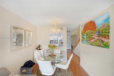 Condo in Miami, Florida, 1 bedroom  № 1862400 - photo 22