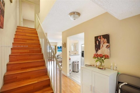 Condo in Miami, Florida, 1 bedroom  № 1862400 - photo 14