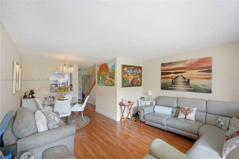 Condo in Miami, Florida, 1 bedroom  № 1862400 - photo 19