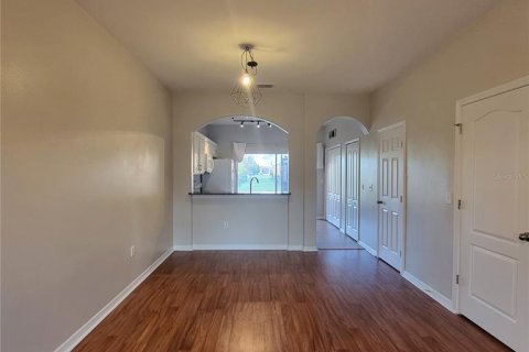 Touwnhouse à louer à Lakeland, Floride: 2 chambres, 113.71 m2 № 2403048 - photo 5