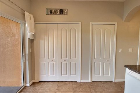 Touwnhouse à louer à Lakeland, Floride: 2 chambres, 113.71 m2 № 2403048 - photo 12