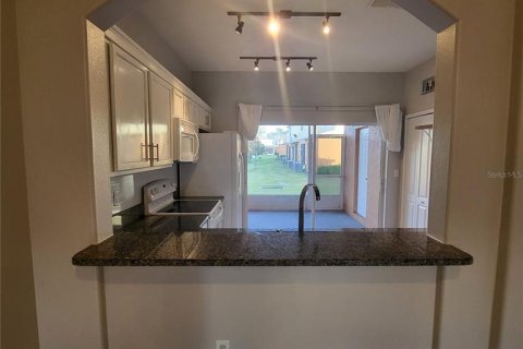 Touwnhouse à louer à Lakeland, Floride: 2 chambres, 113.71 m2 № 2403048 - photo 11
