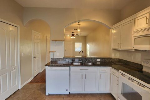 Touwnhouse à louer à Lakeland, Floride: 2 chambres, 113.71 m2 № 2403048 - photo 9