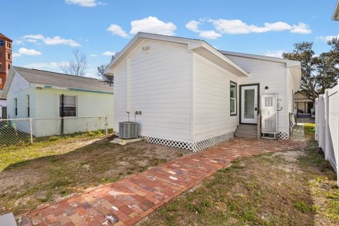 Casa en venta en Tampa, Florida, 3 dormitorios, 128.39 m2 № 2095259 - foto 19