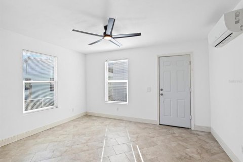 Casa en venta en Tampa, Florida, 3 dormitorios, 128.39 m2 № 2095259 - foto 9