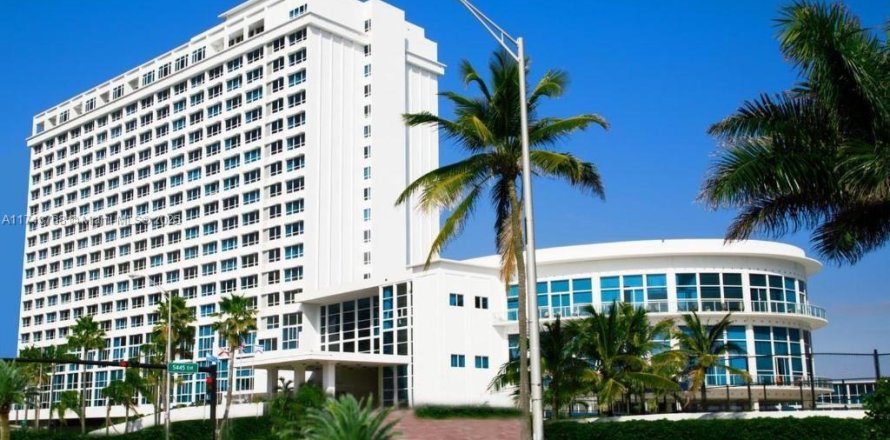 Коммерческая недвижимость в Майами-Бич, Флорида № 1985142