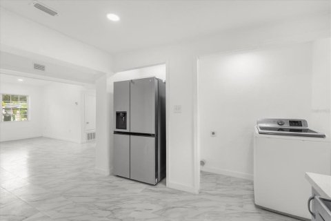 Casa en venta en Orlando, Florida, 3 dormitorios, 102.19 m2 № 1914425 - foto 6