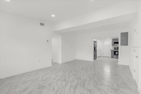 Casa en venta en Orlando, Florida, 3 dormitorios, 102.19 m2 № 1914425 - foto 4