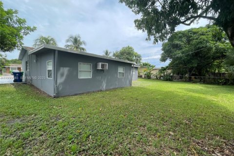 Снять в аренду виллу или дом в Санрайз, Флорида 5 спален, 158.31м2, № 1989430 - фото 27