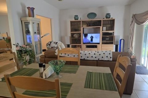 Casa en venta en Miami, Florida, 3 dormitorios, 154.96 m2 № 2058704 - foto 8