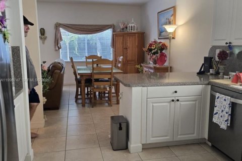 Casa en venta en Miami, Florida, 3 dormitorios, 154.96 m2 № 2058704 - foto 28