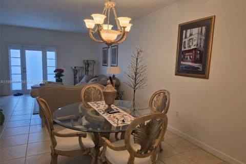 Casa en venta en Miami, Florida, 3 dormitorios, 154.96 m2 № 2058704 - foto 9