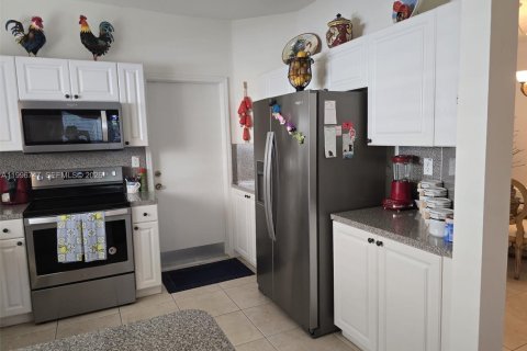 Casa en venta en Miami, Florida, 3 dormitorios, 154.96 m2 № 2058704 - foto 10