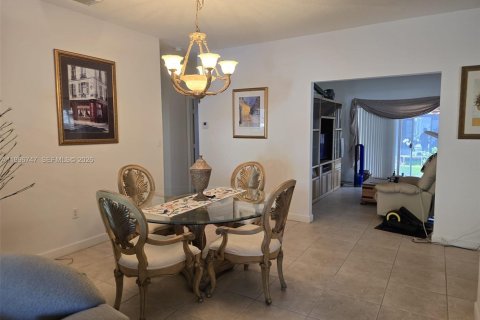 Casa en venta en Miami, Florida, 3 dormitorios, 154.96 m2 № 2058704 - foto 15