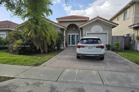 Casa en venta en Miami, Florida, 3 dormitorios, 154.96 m2 № 2058704 - foto 3