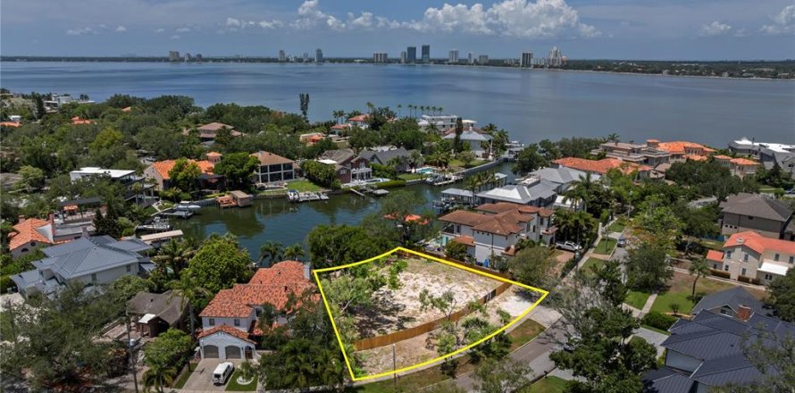 Land in Tampa, Florida № 2149317