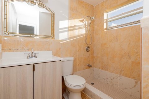 Apartamento en alquiler en Miami, Florida, 1 dormitorio, 64.2 m2 № 1958255 - foto 15