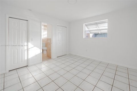 Apartamento en alquiler en Miami, Florida, 1 dormitorio, 64.2 m2 № 1958255 - foto 9