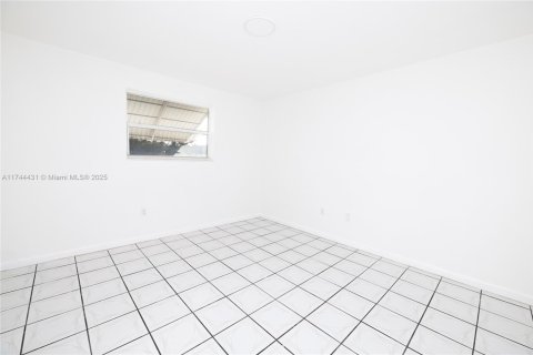 Apartamento en alquiler en Miami, Florida, 1 dormitorio, 64.2 m2 № 1958255 - foto 8