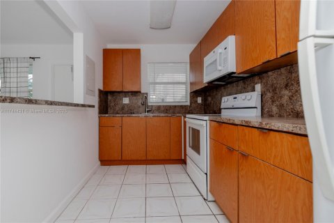 Apartamento en alquiler en Miami, Florida, 1 dormitorio, 64.2 m2 № 1958255 - foto 5