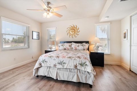 Villa ou maison à vendre à Treasure Island, Floride: 4 chambres, 199.18 m2 № 1634470 - photo 30