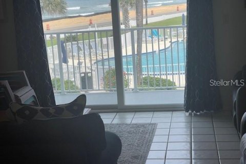 Condo in Flagler Beach, Florida, 2 bedrooms № 2196743 - photo 3