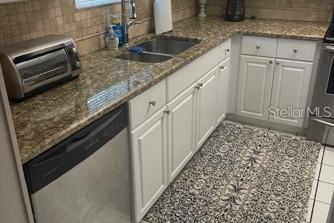 Condo in Flagler Beach, Florida, 2 bedrooms № 2196743 - photo 10