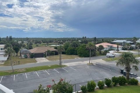 Condo in Flagler Beach, Florida, 2 bedrooms № 2196743 - photo 2