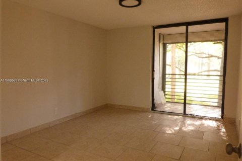 Condominio en alquiler en Tamarac, Florida, 2 dormitorios, 96.62 m2 № 1932459 - foto 9