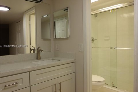 Condominio en alquiler en Tamarac, Florida, 2 dormitorios, 96.62 m2 № 1932459 - foto 11