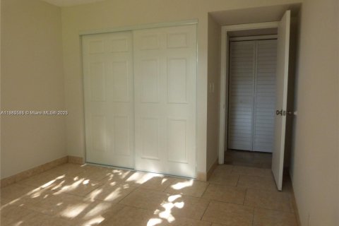 Condominio en alquiler en Tamarac, Florida, 2 dormitorios, 96.62 m2 № 1932459 - foto 8