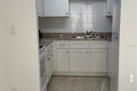 Copropriété à louer à Clearwater, Floride: 1 chambre, 80.17 m2 № 2117509 - photo 6