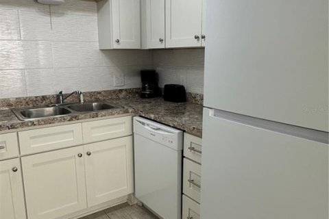 Copropriété à louer à Clearwater, Floride: 1 chambre, 80.17 m2 № 2117509 - photo 7