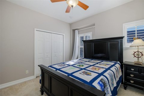 Townhouse in Palm Harbor, Florida 4 bedrooms, 215.35 sq.m. № 2233493 - photo 26