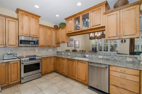 Townhouse in Palm Harbor, Florida 4 bedrooms, 215.35 sq.m. № 2233493 - photo 13