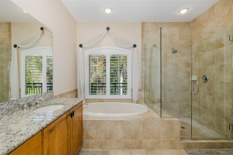 Townhouse in Palm Harbor, Florida 4 bedrooms, 215.35 sq.m. № 2233493 - photo 24