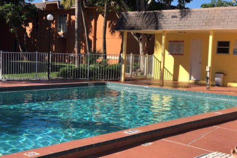 Copropriété à louer à Miami, Floride: 1 chambre, 70.61 m2 № 2001342 - photo 18