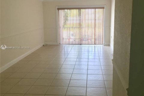 Copropriété à louer à Miami, Floride: 1 chambre, 70.61 m2 № 2001342 - photo 2
