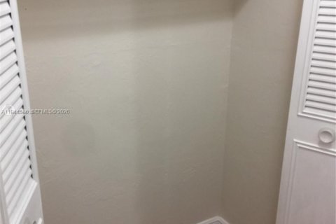 Copropriété à louer à Miami, Floride: 1 chambre, 70.61 m2 № 2001342 - photo 12