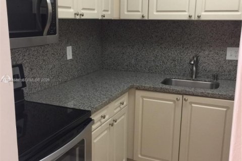 Copropriété à louer à Miami, Floride: 1 chambre, 70.61 m2 № 2001342 - photo 3