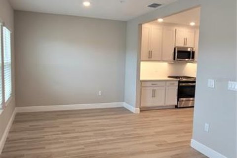 Touwnhouse à louer à Tampa, Floride: 3 chambres, 203.64 m2 № 2437220 - photo 13