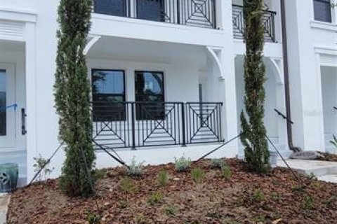 Touwnhouse à louer à Tampa, Floride: 3 chambres, 203.64 m2 № 2437220 - photo 2