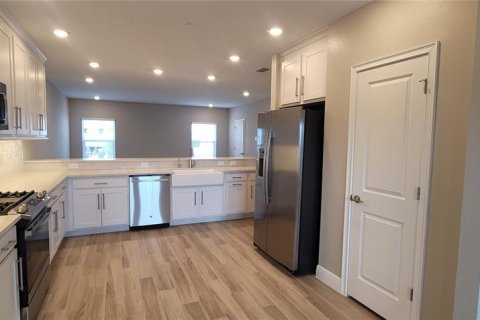 Touwnhouse à louer à Tampa, Floride: 3 chambres, 203.64 m2 № 2437220 - photo 6