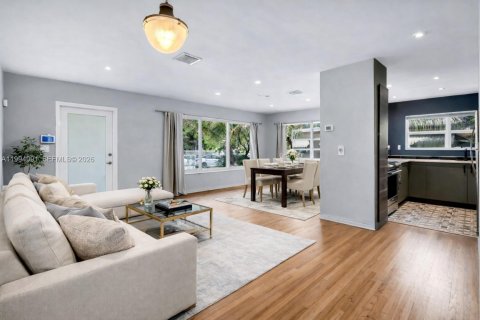 Villa ou maison à vendre à Hollywood, Floride: 2 chambres, 100.33 m2 № 2064823 - photo 3