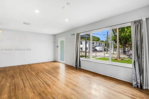 Villa ou maison à vendre à Hollywood, Floride: 2 chambres, 100.33 m2 № 2064823 - photo 7