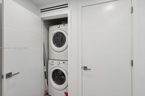 Copropriété à louer à Miami, Floride: 2 chambres, 76.09 m2 № 1987339 - photo 11