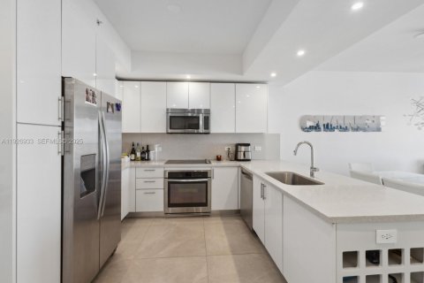 Copropriété à louer à Miami, Floride: 2 chambres, 76.09 m2 № 1987339 - photo 4